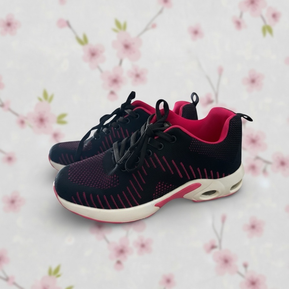 Dannto Womans Running shoes size 7